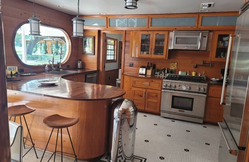 Slidell Bed & Breakfast | Spacious 6-Bedroom Retreat w/Horses & Pool - Just 30 Minutes from New Orleans