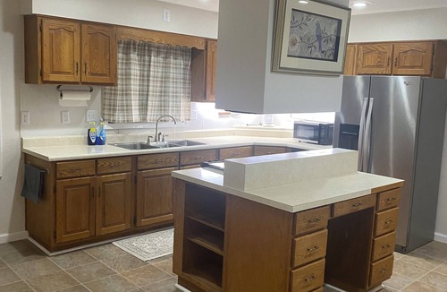 Montgomery City Other | Spacious 7-bedroom farmhouse in peaceful Montgomery City with AC