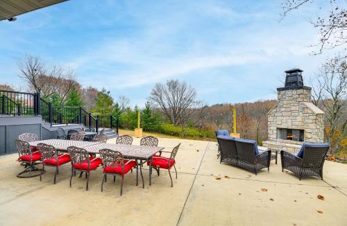 Springfield House | Spacious Home w/Games, 4 fireplaces, 5 acres!