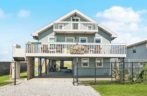 Slidell House | Sportsmans Retreat in Paradise! Bayou Bungalow near New Orleans Sleeps 10