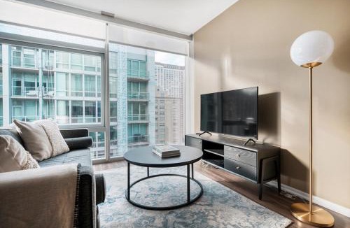 Streeterville Apartment | Streeterville 2br w pool gym nr Riverwalk CHI-881
