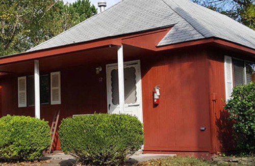 Blue Eye Cabin | Studio #12 –Relaxing Table Rock Lake Getaway at Happy Hollow Resort