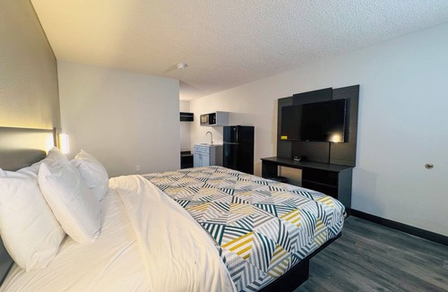 Southgate Hotel | Studio 6 Southgate, Mi - Detroit