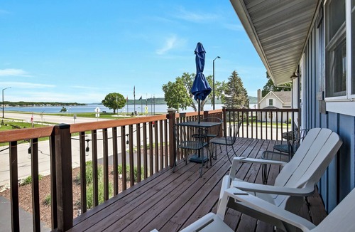Lake City House | Stunning Lake Pepin View, Walk to Downtown/Marina