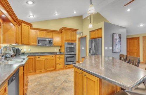 Plymouth House | Stunning private home hidden in the woods. Can sleep 11 guests