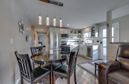 Green Bay House | Stylish Green Bay Townhome, Walk to Lambeau Field!