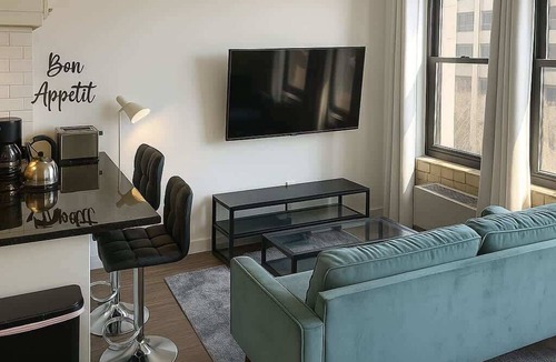 Indian Village Apartment | Stylish HydePark Studio Retreat