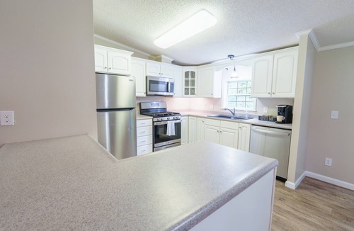 Farmers House | Sugarloaf Mountain Escape Secluded 3 bedroom, 5 acres, ATV, RV and boat storage.