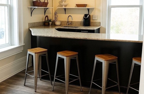 Shelbyville Apartment | Suite 318 | Spacious, Modern Downtown Suite