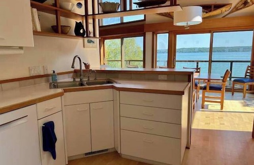 Leland House | Sunrise Cove
