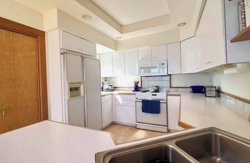 Leland House | Sunrise Cove