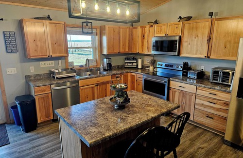 Osakis House | Sunrise Lake Escape Lakefront House/2nd house. Dock, WiFi, AC, hot tub, fire pit