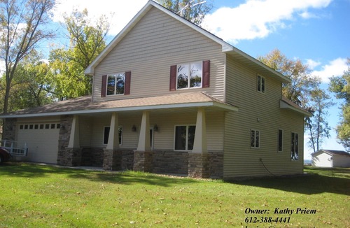 Isle House | Sunset Bay Getaway - Beautiful Home, SAND BEACH!