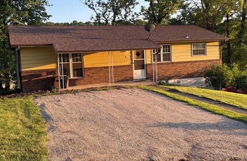 Waynesville House | Sunset Pl 3-bedroom house in Waynesville 10 min To Fort Leonard Wood -Pool Table