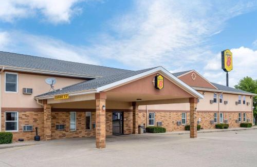 Mattoon Hotel | Super 8 by Wyndham Mattoon
