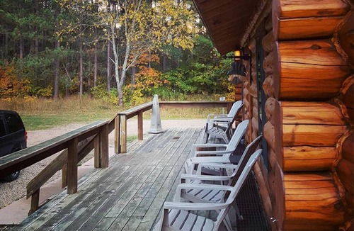 Shingleton Cabin | Superb Log Cabin Rental for Groups near Munising and Pictured Rocks National Lakeshore, Michigan