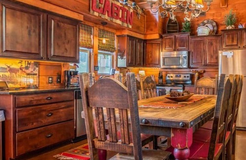 Branson Cedars Cabin | Tailored Decor, Private Hot Tub, Authentic Log Cabin, Grill, Near Big Cedar&Thunder Ridge