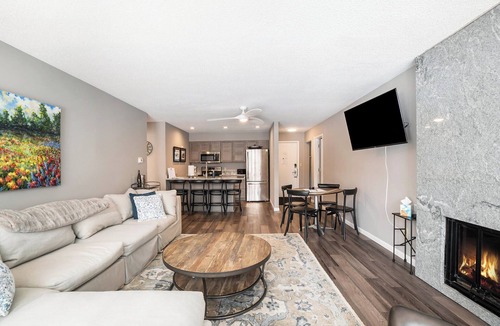 Acme Condo | Tee Time on Valleyway Drive