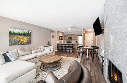 Acme Condo | Tee Time on Valleyway Drive