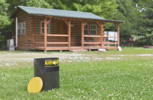 Harbert Cabin | The Acorn Cabin | Firepit | Nature | Pet-Friendly