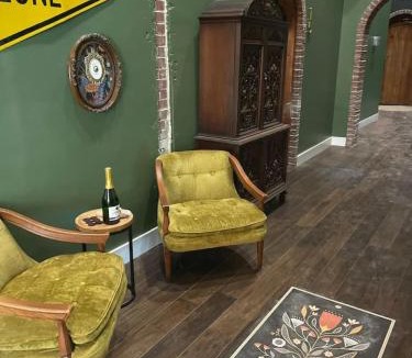 Perryville Hotel | The Atrium - A Boutique Hotel - Suite 11
