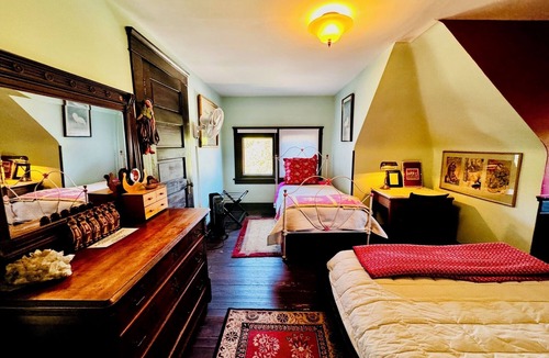 Old West Side Bed & Breakfast | The Burnt Toast Inn- Attic Suite