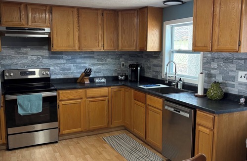 Higgins Lake Cottage | The Cottage at Midpoint. Charming 3 bedroom retreat near Higgins Lake.