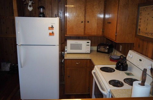 Frankfort Cabin | The Crystalaire Cabin - Charming, Relaxing, and Peaceful in A Very Quiet Area!