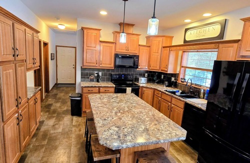 Hayward House | The Gathering Place, 3 BR sleeps 8, Near Hayward close to lakes and trails.