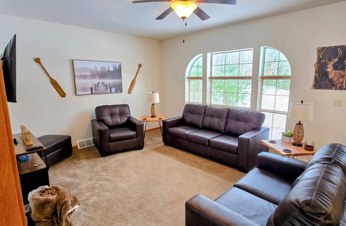 Hayward House | The Gathering Place, 3 BR sleeps 8, Near Hayward close to lakes and trails.