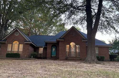 Hernando House | The Grace Place - 4 bedroom house with AC in Heart of Hernando - SAFE - CLEAN