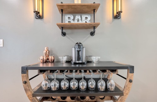 Holly Apartment | The Holly Herald Downtown Battle Alley