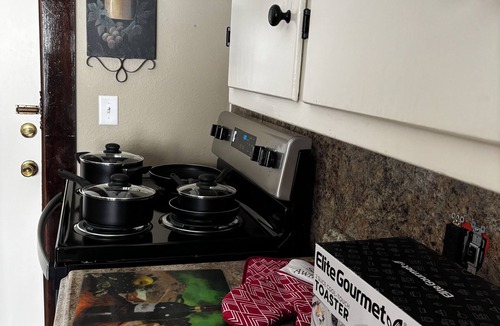 Defiance Apartment | The Inn on Holgate Avenue Suite 1 2 BR Queen/full bed Kitchen Sleeps up to 4
