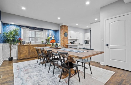 Southmoreland House | The Locust Estate - Gillham Park - 4 Bedrooms - Walk to KC Streetcar