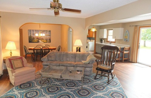 Frankfort House | The Maple Cottage - WALK TO BEACH, LAKE MICHIGAN, AND DOWNTOWN!