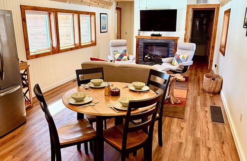Harbor Springs Cabin | The Mink Cabin in Harbor Springs - 2 bed/2 bath in Private Wooded Setting
