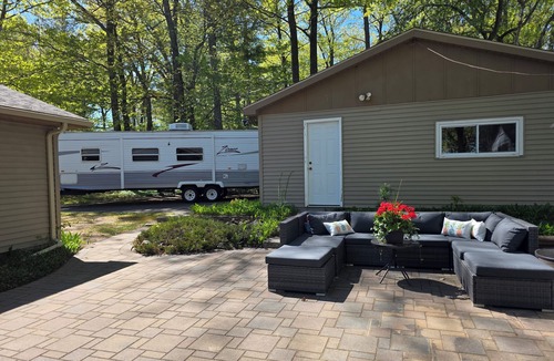 Higgins Lake Cottage | The ultimate lakefront escape right on the shores of beautiful Higgins Lake!