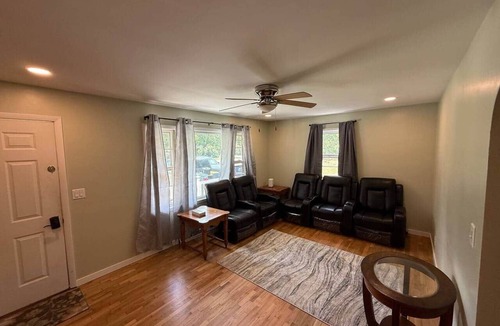 Bridgman House | The Vineyard House | Spacious Home Near Wine, Beer & Lake MI