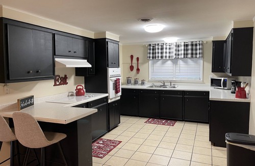 Gilbertsville Apartment | This stylish place is perfect for a family getaway. 5 minutes from KY Lake