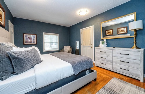Three Oaks House | Three Oaks Home Close To Everything! Two Night Summer Min!
