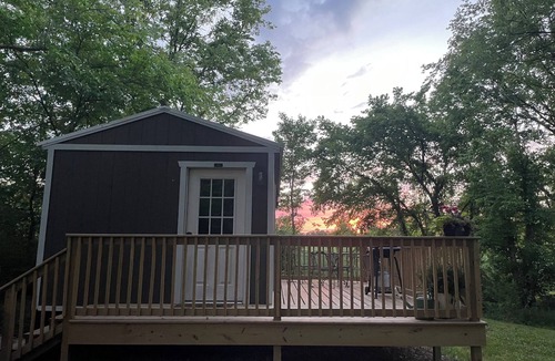 Anna Cabin | Tiny Cabin in the woods with perfect Sunsets