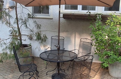 Oak Park Apartment | Top floor of Historic Oak Park Villa/Grge: 2Cars