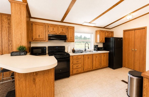 Backus House | Trailside Cabin/Pet Friendly/Fire Pit/Fenced Yard