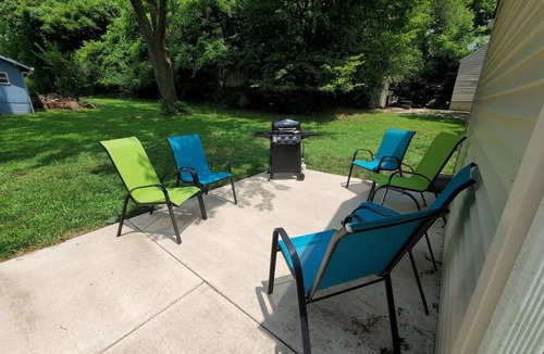 Raytown House | Trailview: Walk to Stadium! Free Fubo for World Cup, Plenty of Parking! Dogs OK