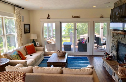 Miami Park House | Tranquility on the Lake