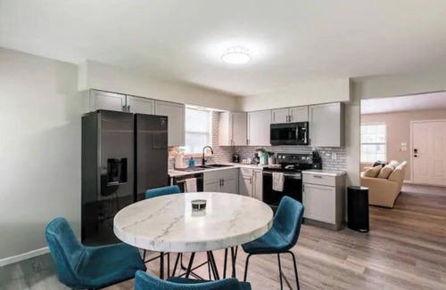 Belleville Apartment | Travel Nurse Haven - Near 8 Hospitals - Sleeps 4