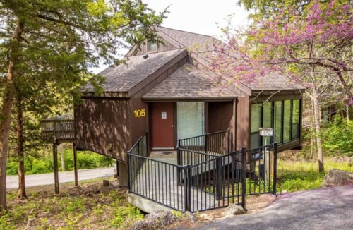 Village of Four Seasons House | Treetop Village Sunset Hollow #105-3BD/3BA/Pools/Grill/Dock/Deck-6PP