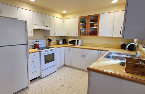 Lake Leelanau House | Two bedroom + loft near Lake Leelanau. Fire pit, W/D, WIFI