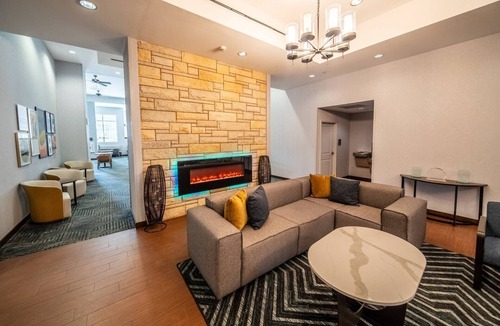Kutzky Park Hotel | Two Queen Bedroom Suites | Pool, Parking & Breakfast | Mayo Clinic Area