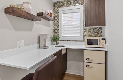 Williams Bay Apartment | Unit 5 - The American Hotel Dwtn Williams Bay Walk to lake/restaurants/coffee